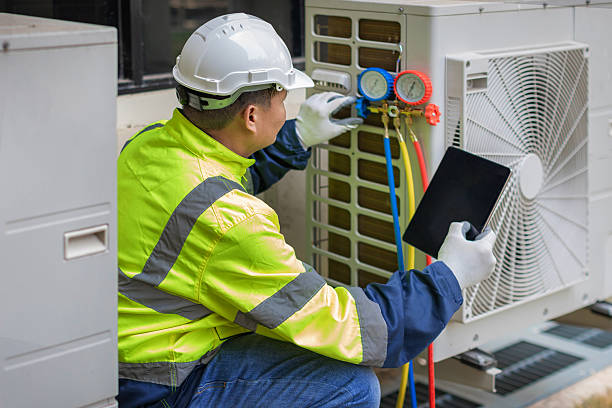 Professional Ductwork Repair technician working in Santa Fe, TX